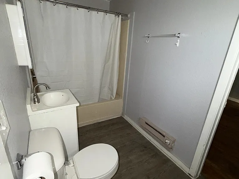 746 E Laurel St #2F — Photo 14