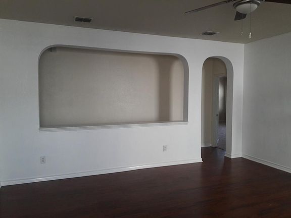 2nd image of 808 Bee Creek Ln