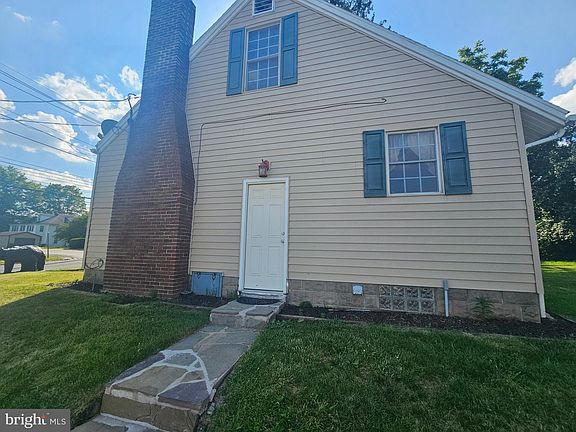 3rd image of 216 E Center St