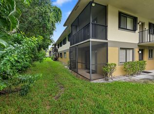 522 Trace Circle #102, Deerfield Beach, FL 33441