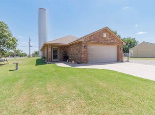 718 5th St, Elgin, OK 73538