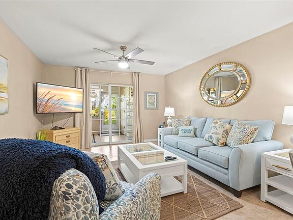 5th image of 400 Glennes Ln APT 107