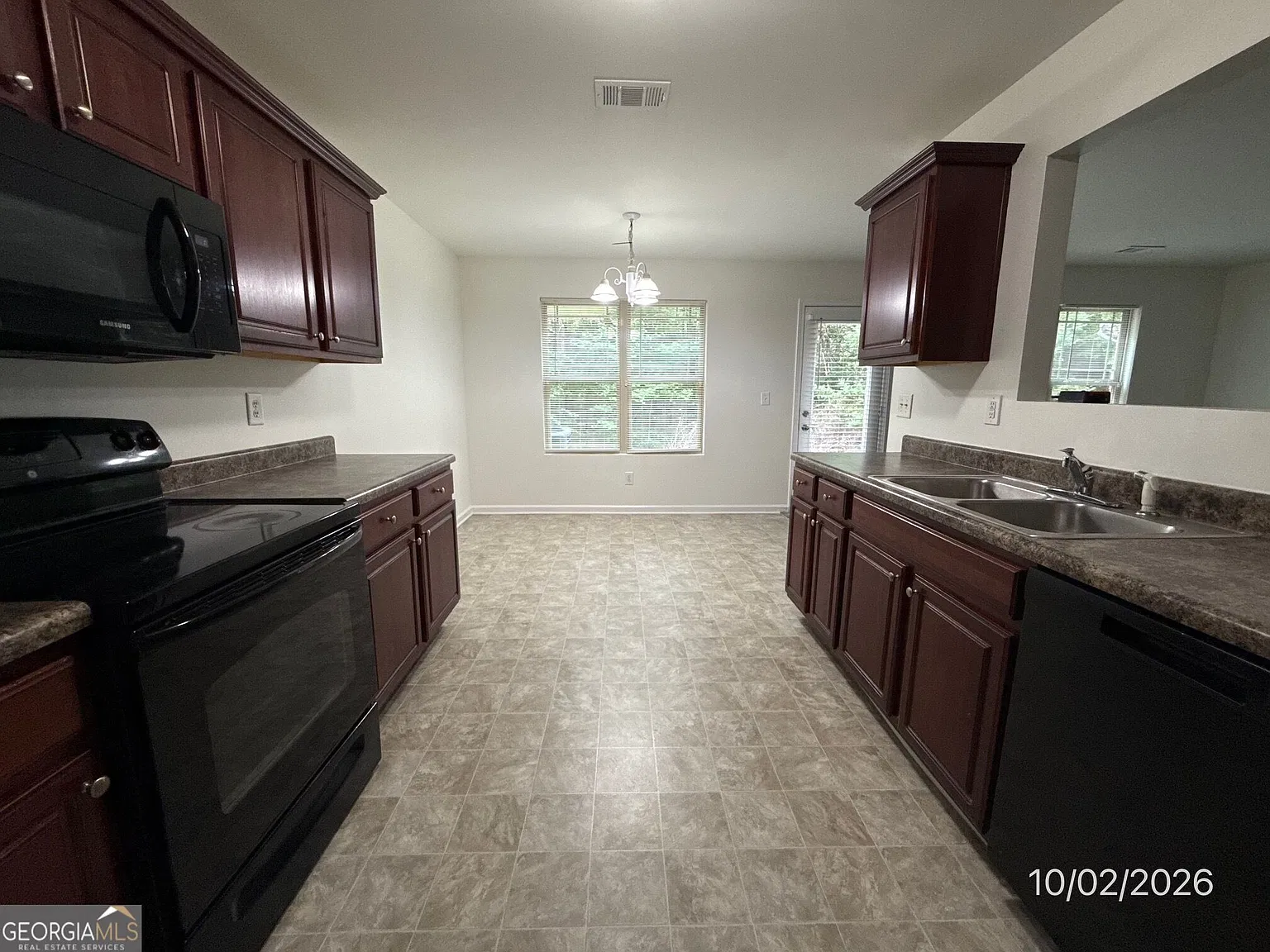 3 bed, 2.5 bath, 1704 sqft, $1,750 — Photo 4