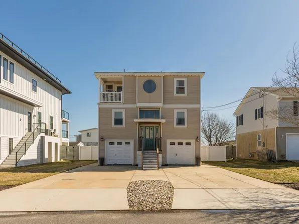 11 Point Dr, Somers Point, NJ 08244