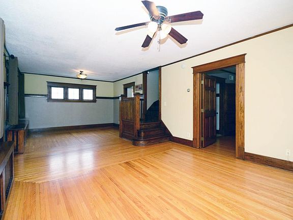 4th image of 836 Manomin Ave