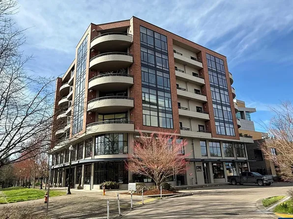 136 SW Washington Ave APT 404, Corvallis, OR 97333