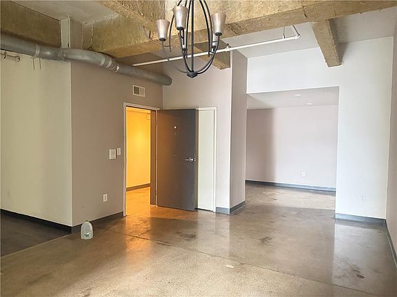 3rd image of 128 N 8th St APT 3E