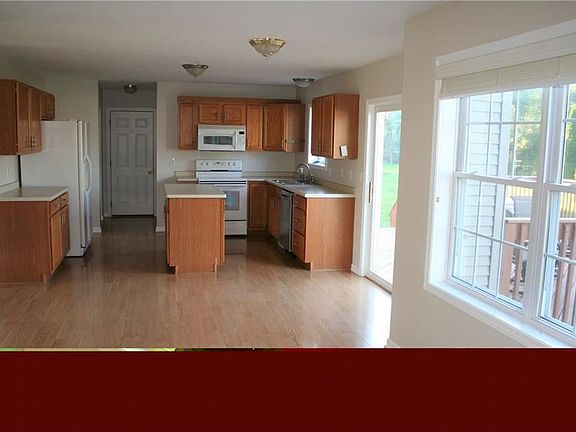 3rd image of 2038 Rainbow Ln