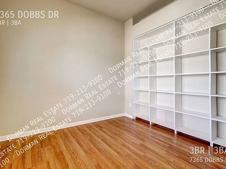 7365 Dobbs Dr — Photo 12