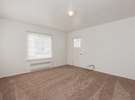 4th image of 888 North Blvd