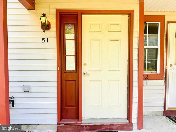 3rd image of 51 Andover Pl