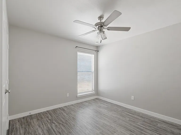 6822 Lonesome Dove Ln — Photo 23