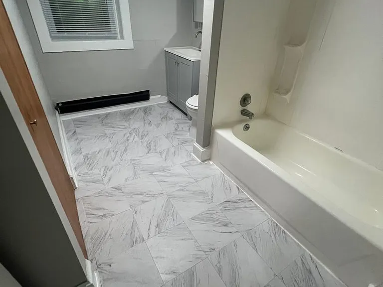 11420 Hessler — Photo 2