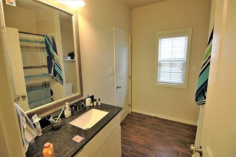 104 Richards St — Photo 11