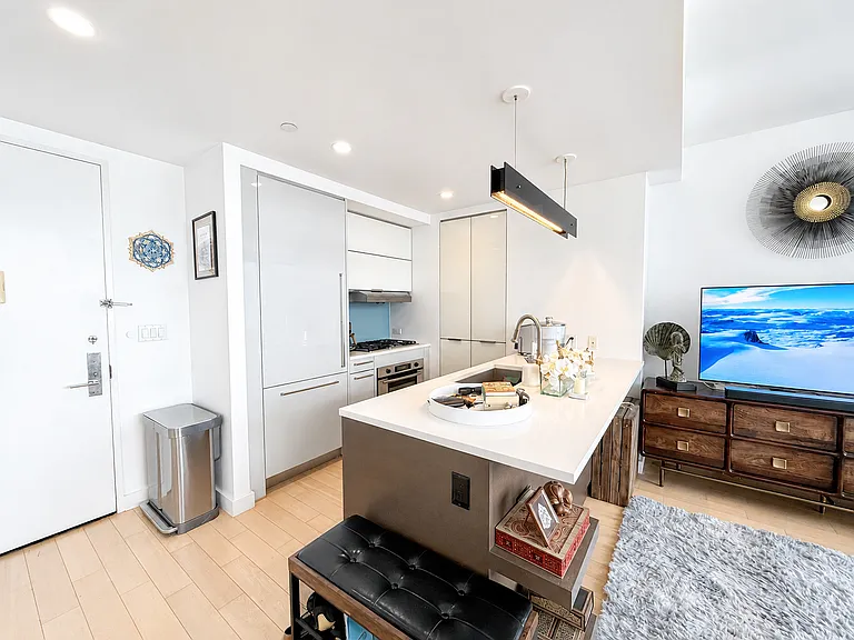 22 N 6th St #25L — Photo 3