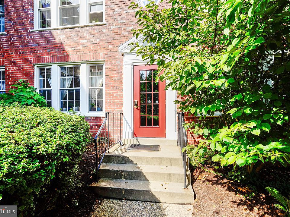 1st image of 1920 N Rhodes St APT 74