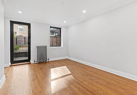 4th image of 129 W 15th St APT 1