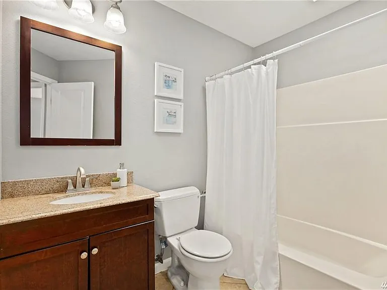 2025 SE 8th Dr — Photo 15