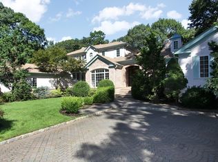 19 Fairway Dr, Green Brook, NJ 08812
