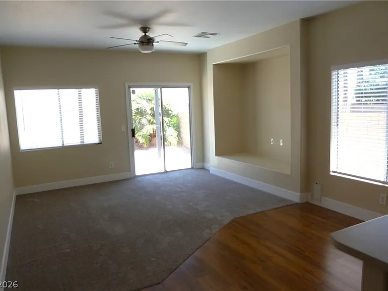 6038 Blue Autumn St — Photo 10