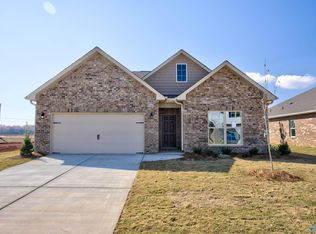 112 Heritage Lakes Blvd, New Market, AL 35761