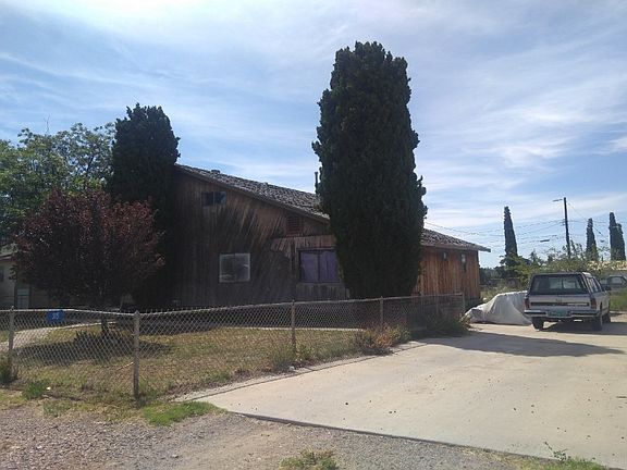 2nd image of 315 Elguea Ave