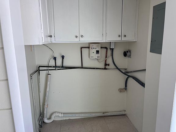 5th image of 1142 Binney Dr #A