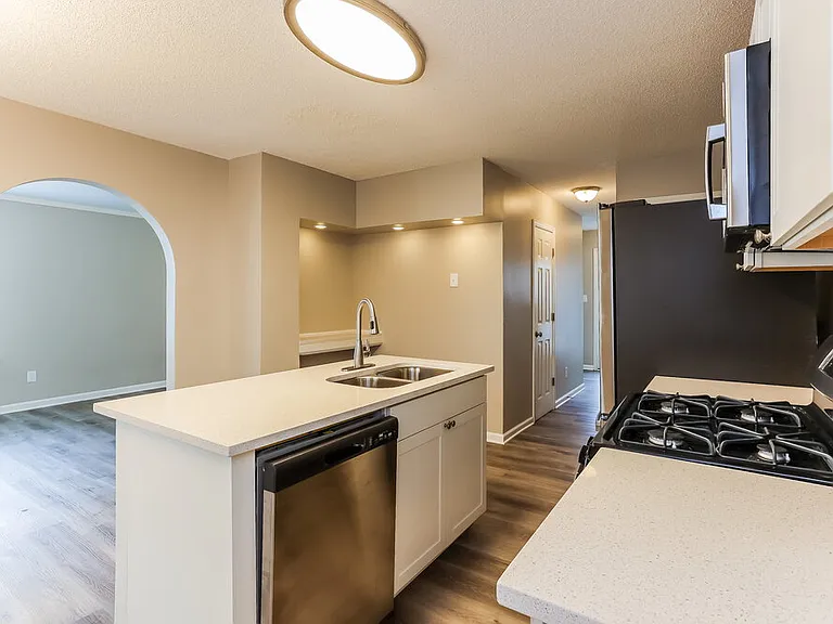 7317 Essex Dr — Photo 11