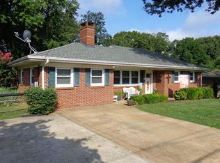 609 Hayes Dr, Lynchburg, VA 24502