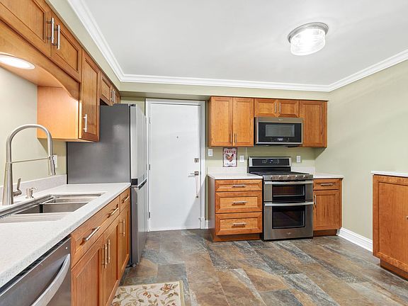 5th image of 1320B Lore Ln APT 214