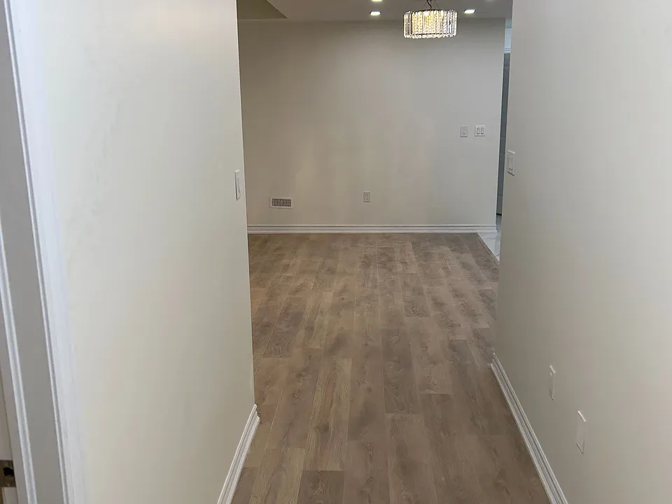 31 Hallaran Rd #BASEMENT