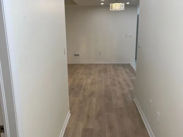 31 Hallaran Rd #Basement, Oakville, ON L6H 0Z8