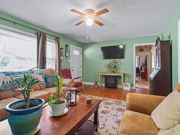 5th image of 2501 Withers St.