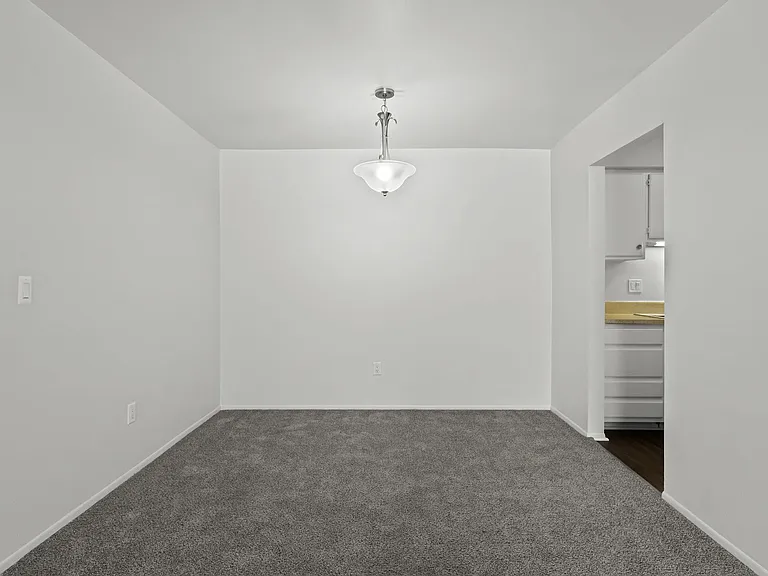 Willow Tree Apartments — Photo 52