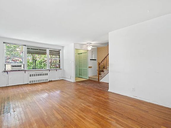 4th image of 2621 Haring St