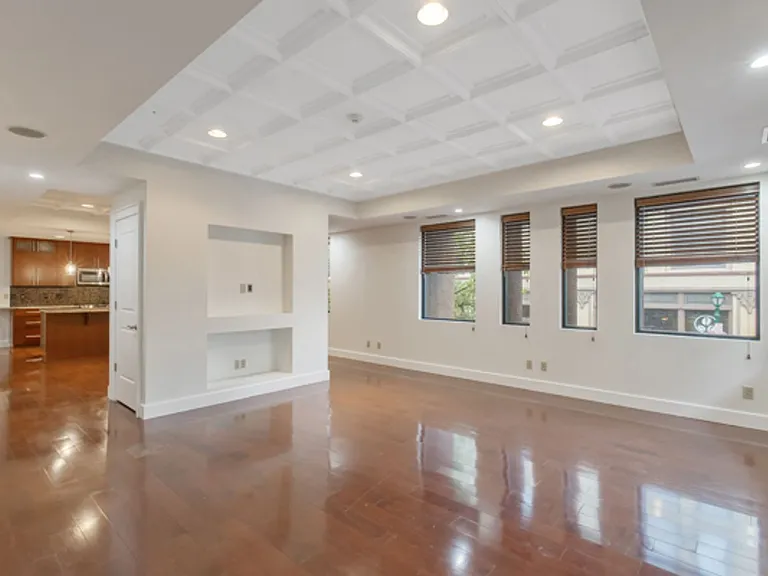 115 E Jefferson St — Photo 6