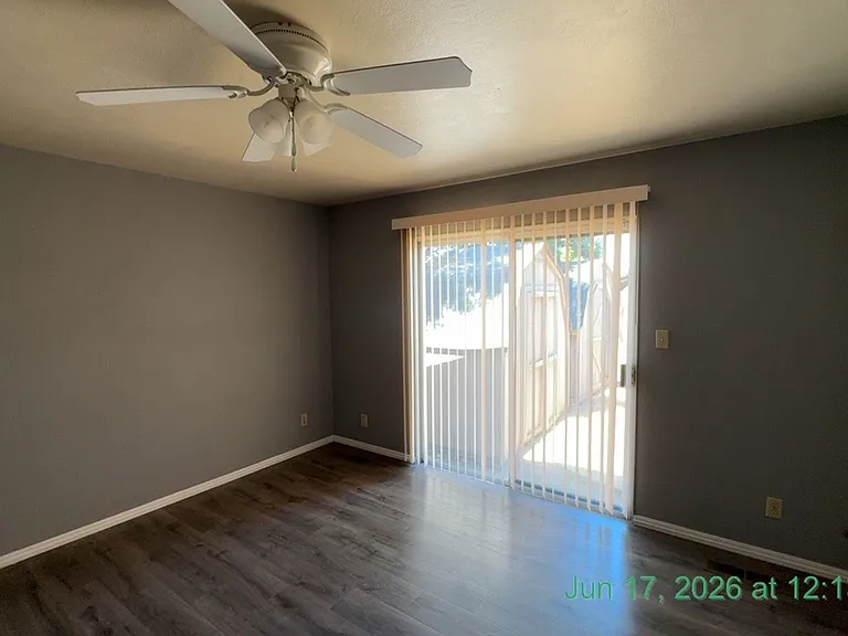 3504 W Cutler Ave — Photo 16