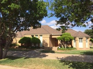 2041 Buffalo Dr, Levelland, TX 79336