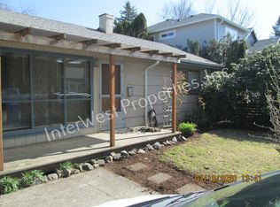 218 SE 88th Ave, Portland, OR 97216