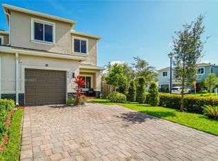 895 SE 17th Ct, Homestead, FL 33034