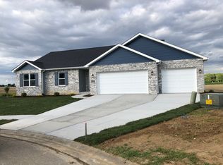 10961 Sylvan Vista Dr, Lebanon, IL 62254