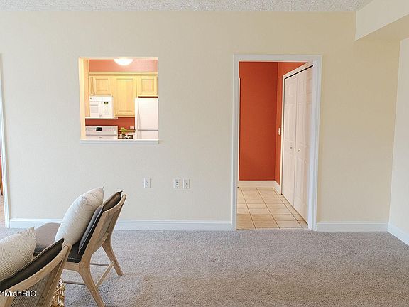 4th image of 5688 E Town Dr Unit 4