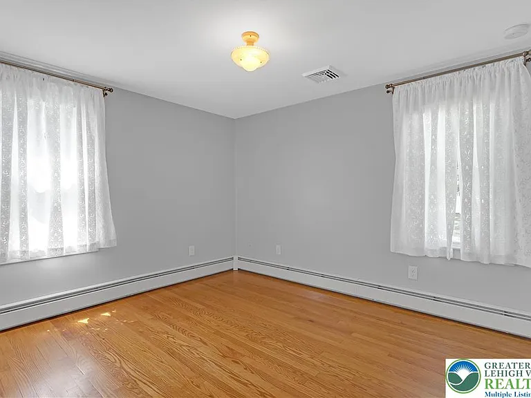 1516 N 27th St S — Photo 15