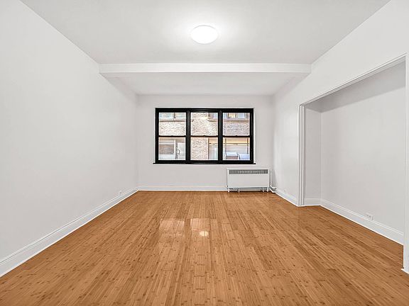 4th image of 307 E 44th St APT 309