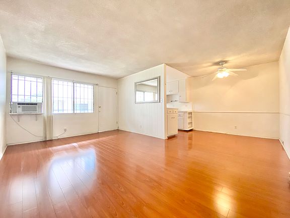 3rd image of 4707 Beverly Blvd #7