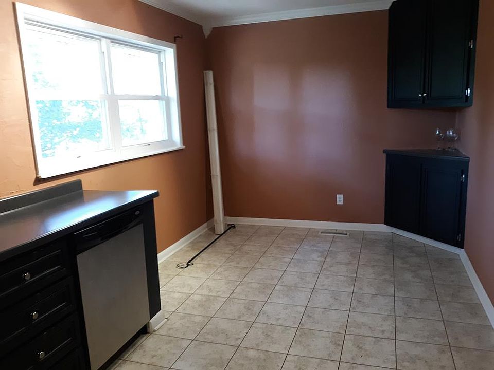 2nd image of 215 Teks St
