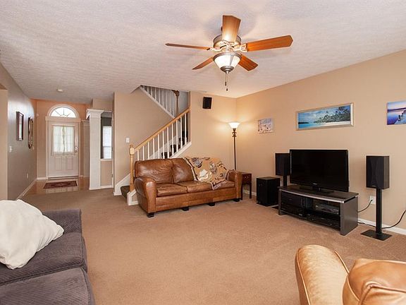 5th image of 599 Lenox Ct