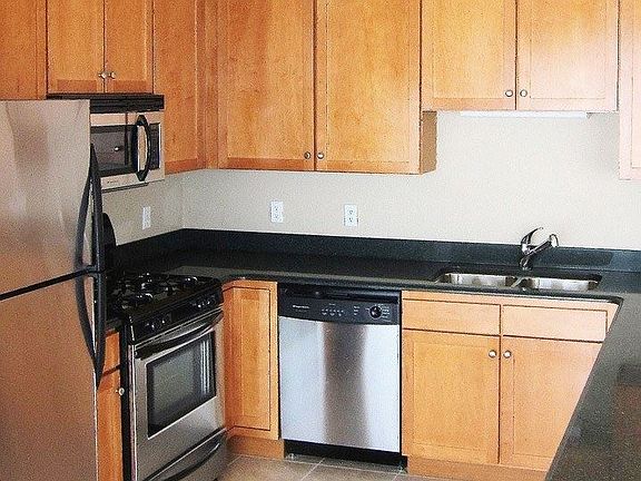 2nd image of 1070 Grandview Ct NE APT 119