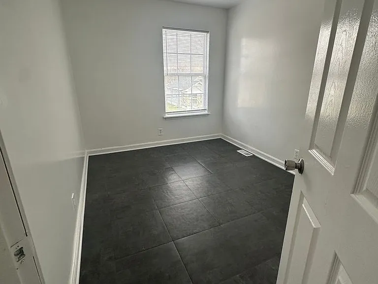 4220 Sunset Ave — Photo 13