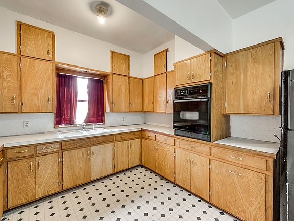5th image of 1021 N Alleghaney Ave